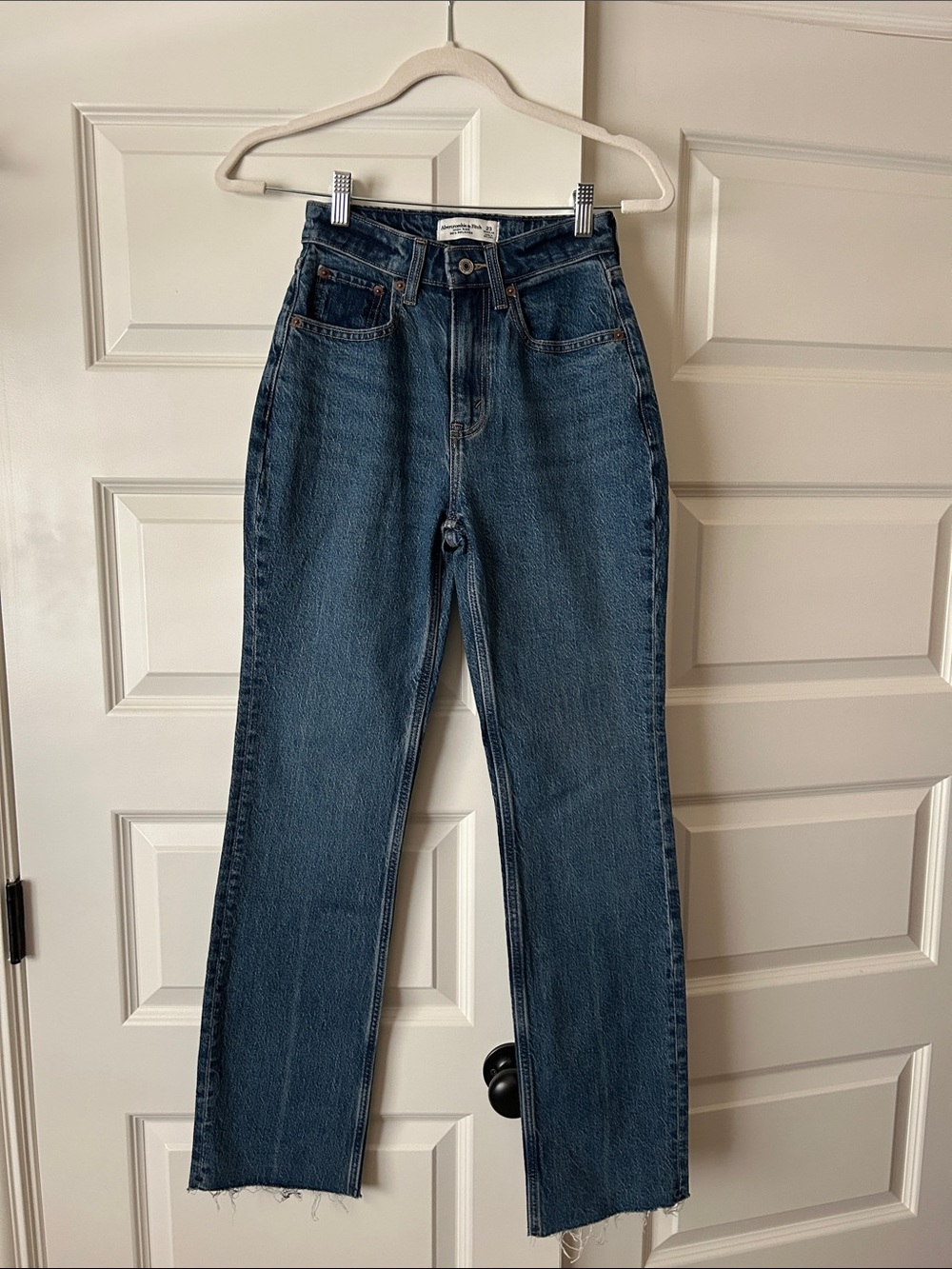 Womens Classic High-Rise Straight Jeans - Blue